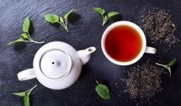 品茶修车吃瓜,车轮滚滚，瓜田乐趣多——品茶修车吃瓜的悠闲时光