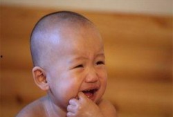 宝宝吃瓜之后吐,吐出的是惊喜还是挑战？