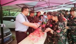 吃瓜群群众图片高清,吃瓜群群众众生相