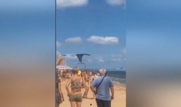 去海边吃瓜群众,瓜香四溢的人间烟火