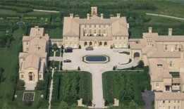 吃瓜群众坐在豪宅,揭秘隐秘生活的喧嚣一角