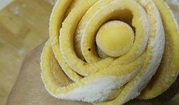 吃瓜卷馍,传统美食的现代演绎