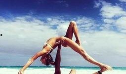 广州瑜伽母子吃瓜,共享夏日清凉吃瓜时光