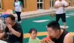 爸爸吃瓜女儿找瓜,一家人的欢乐“瓜”时光