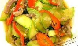 生瓜去皮后怎么炒着吃,美味家常新尝试