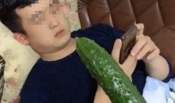 男生头像吃瓜图文图片,从男生头像吃瓜图看网络社交现象