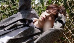 艺兴夏日吃瓜,揭秘娱乐圈的甜蜜与苦涩