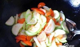 红萝卜能和茄瓜一起吃不