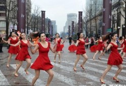 街头实验吃瓜,揭秘吃瓜群众的真实反应