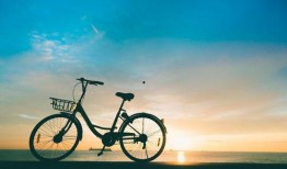 吃瓜踩单车视频素材,跟随吃瓜踩单车，畅游夏日田园风光