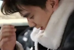 韩国司机吃瓜,引发网络热议