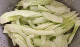 白瓜生吃怎么吃,清新口感，健康美味两不误